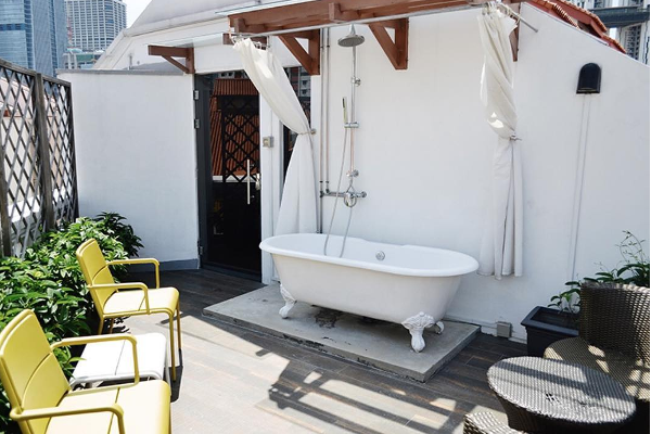 20 Gorgeous Hotel Bathtubs To Aggressively Share On Fb So