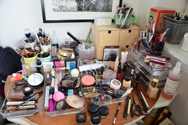 10 Gorgeous Makeup Dressing Table Ideas