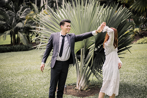 30 Beautiful Engagement Photo Poses to Try