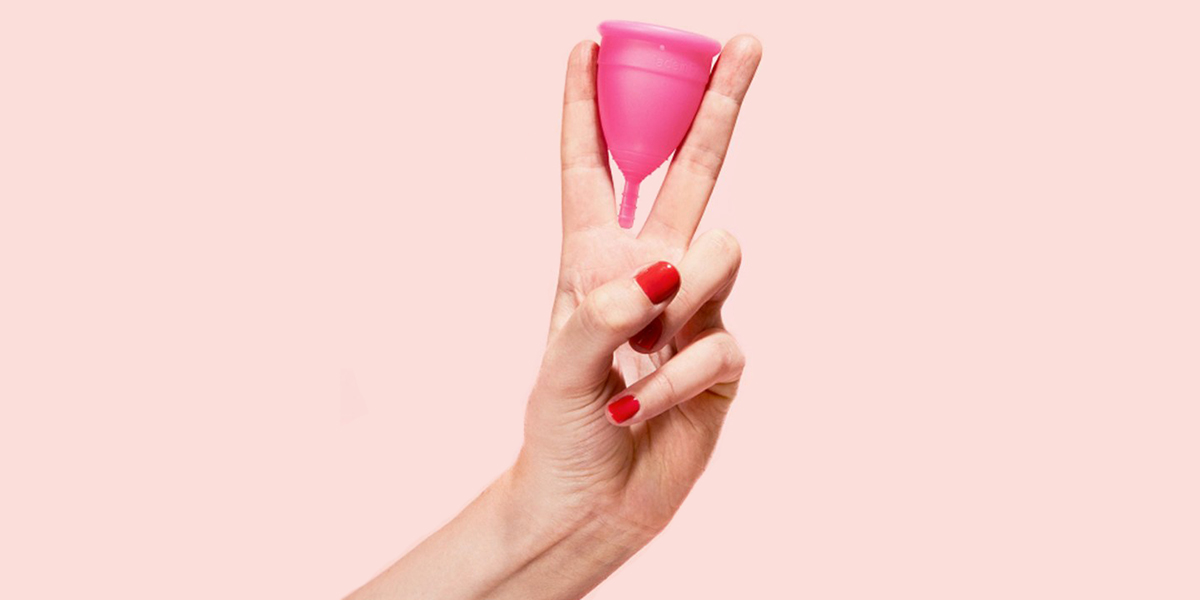 I Use A Menstrual Cup During My Period And This Is How You Insert It Into Your Vagina
