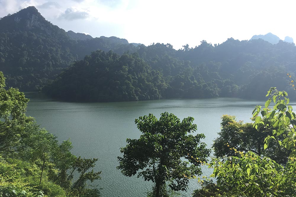 Vietnam-ba-be-lake