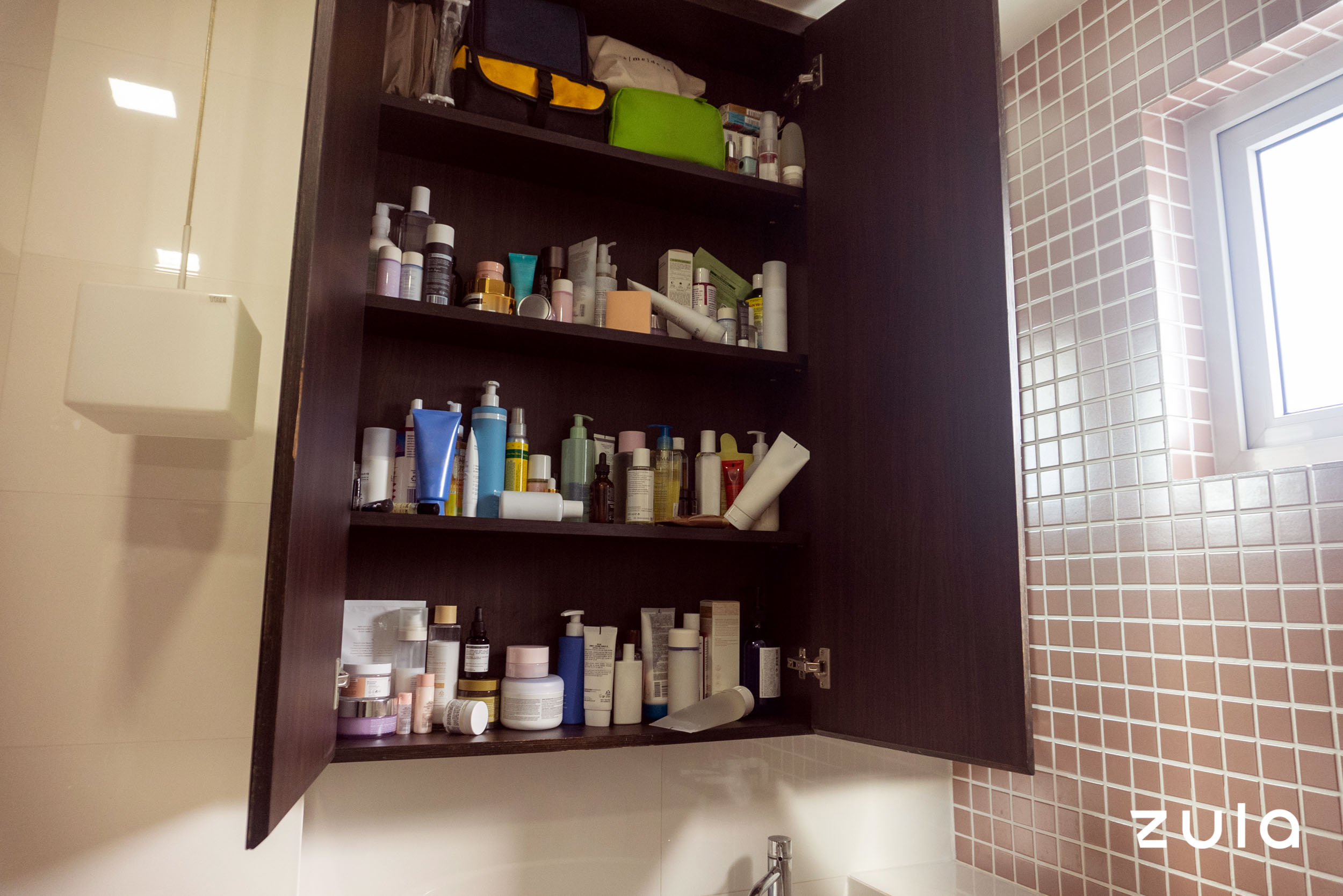 minimalist skincare routine shelves