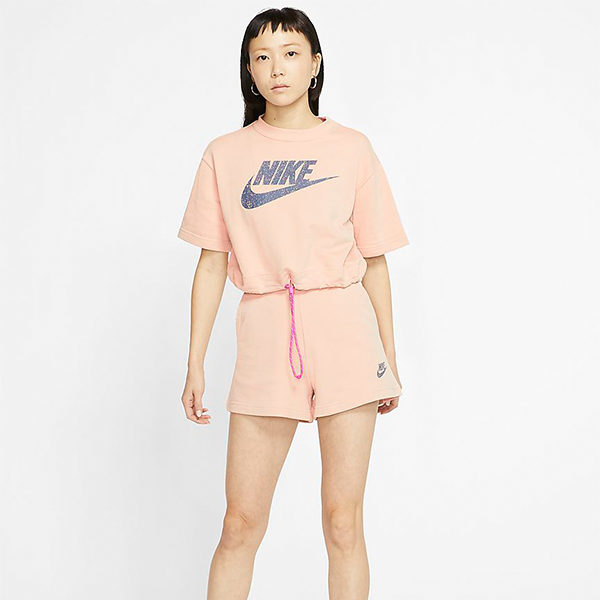 Pink nike hotsell shorts outfit