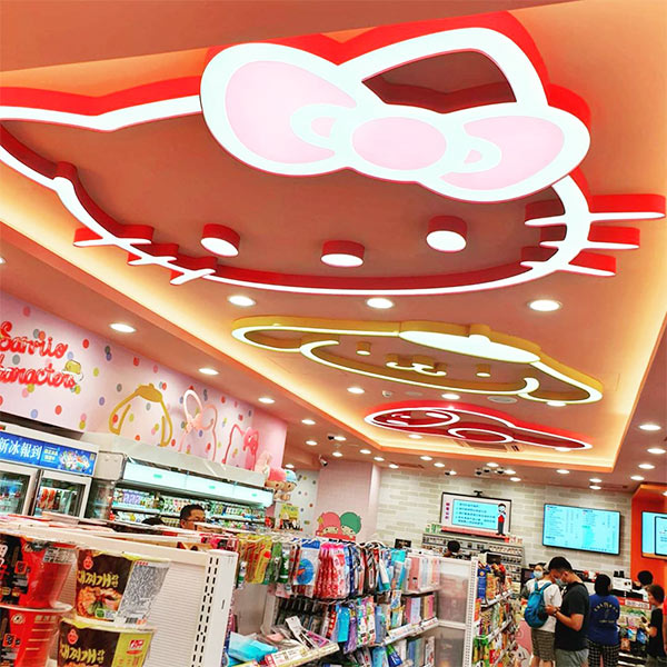 sanrio-7-eleven-sub-store-ceiling