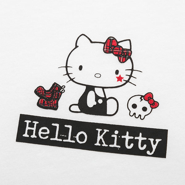 uniqlo-sanrio-ut-hello-kitty-plaid-close-up