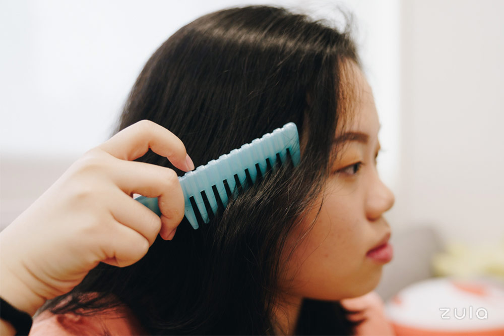 hair-loss-myths-comb
