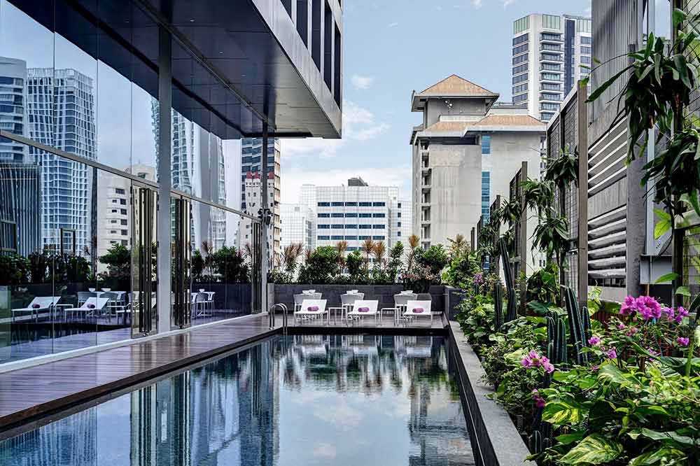 solo-staycation-singapore-yotel-pool