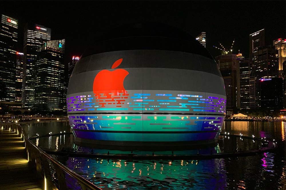 apple-marina-bay-sands-night