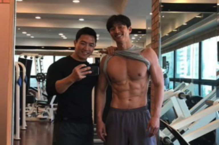 Gong yoo gym physique.