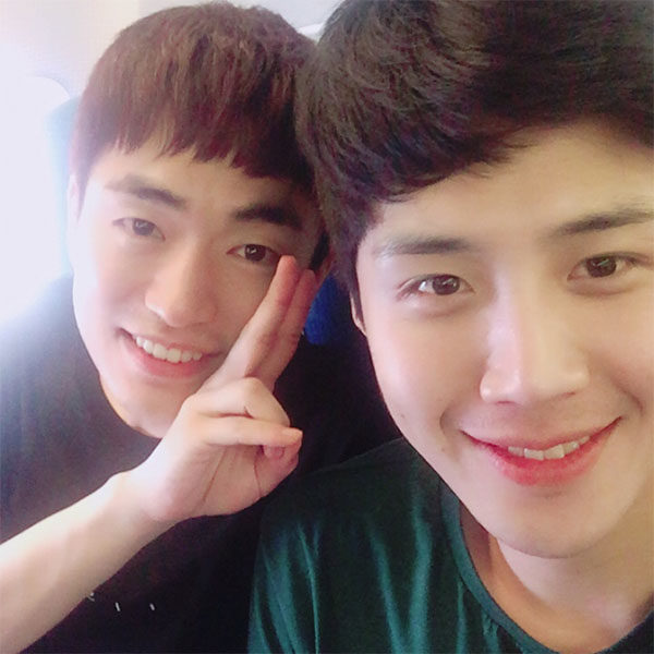 kim seon ho selfie