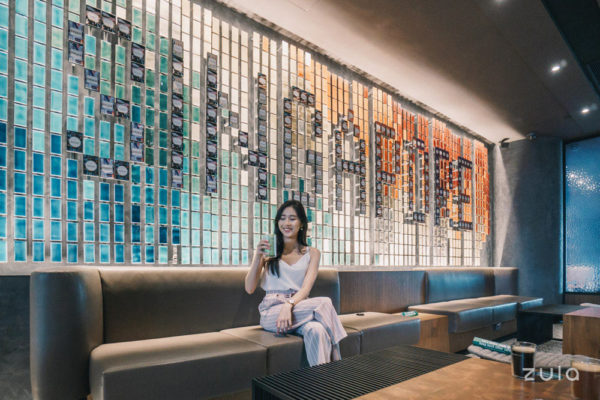 starbucks singapore jewel feature wall