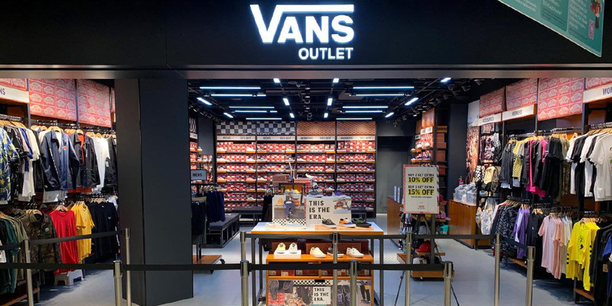 Tanzania oven Raar Vans' New Outlet Store At IMM Has Up To 50% Off Sneakers, Stackable With An  Extra 15% When You Buy More - ZULA.sg