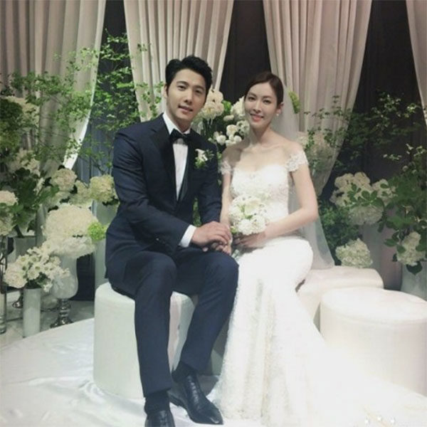 kim so yeon and lee sang woo wedding pic