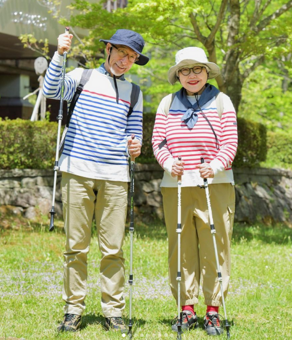 japanese couple outfits - bonpon hiking