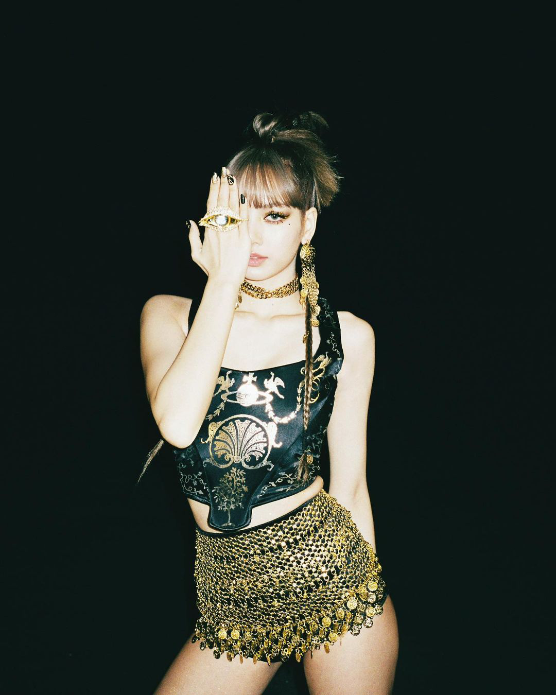 LISA ID - Lisa outfit