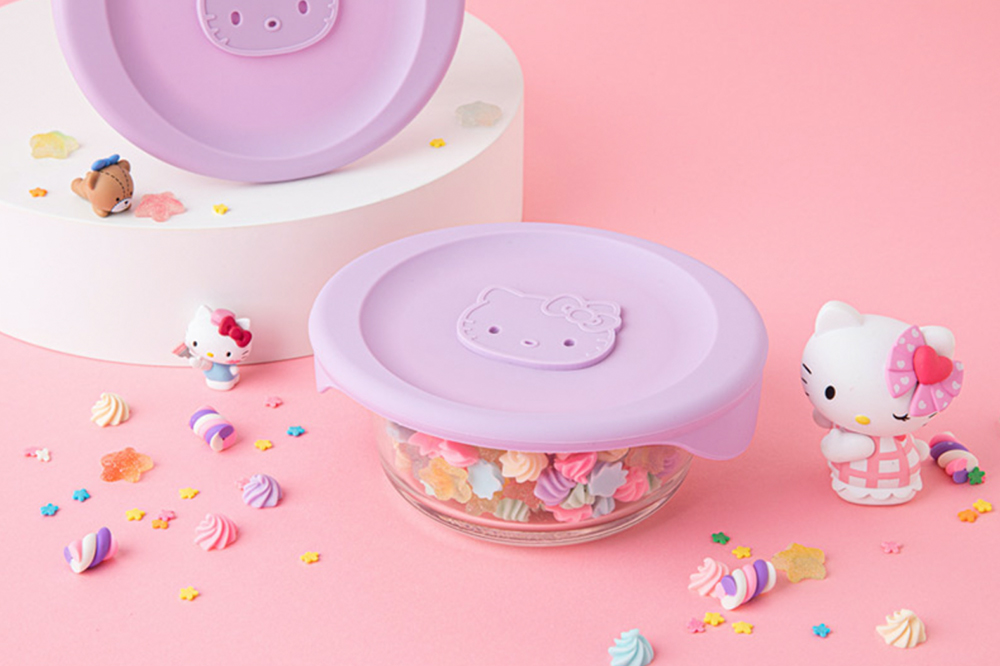 This Mini Hello Kitty Electric Cooker Includes Matching Pink