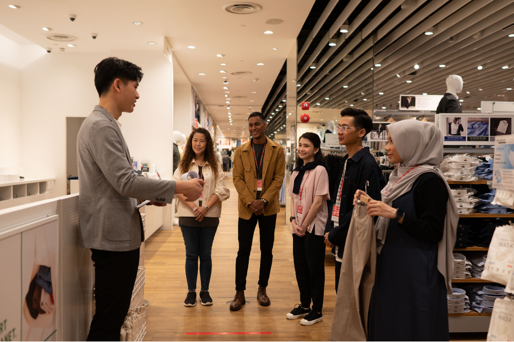 Khám phá với hơn 70 uniqlo customer relationship tuyệt vời nhất  trieuson5