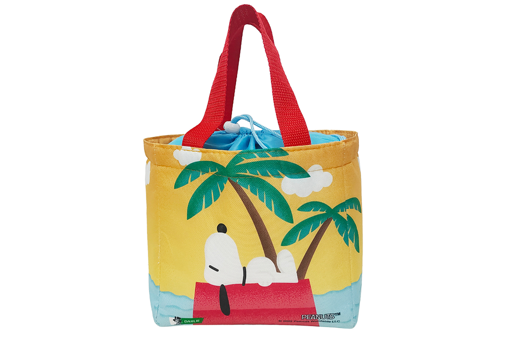 Darlie x Snoopy lunch bag designs