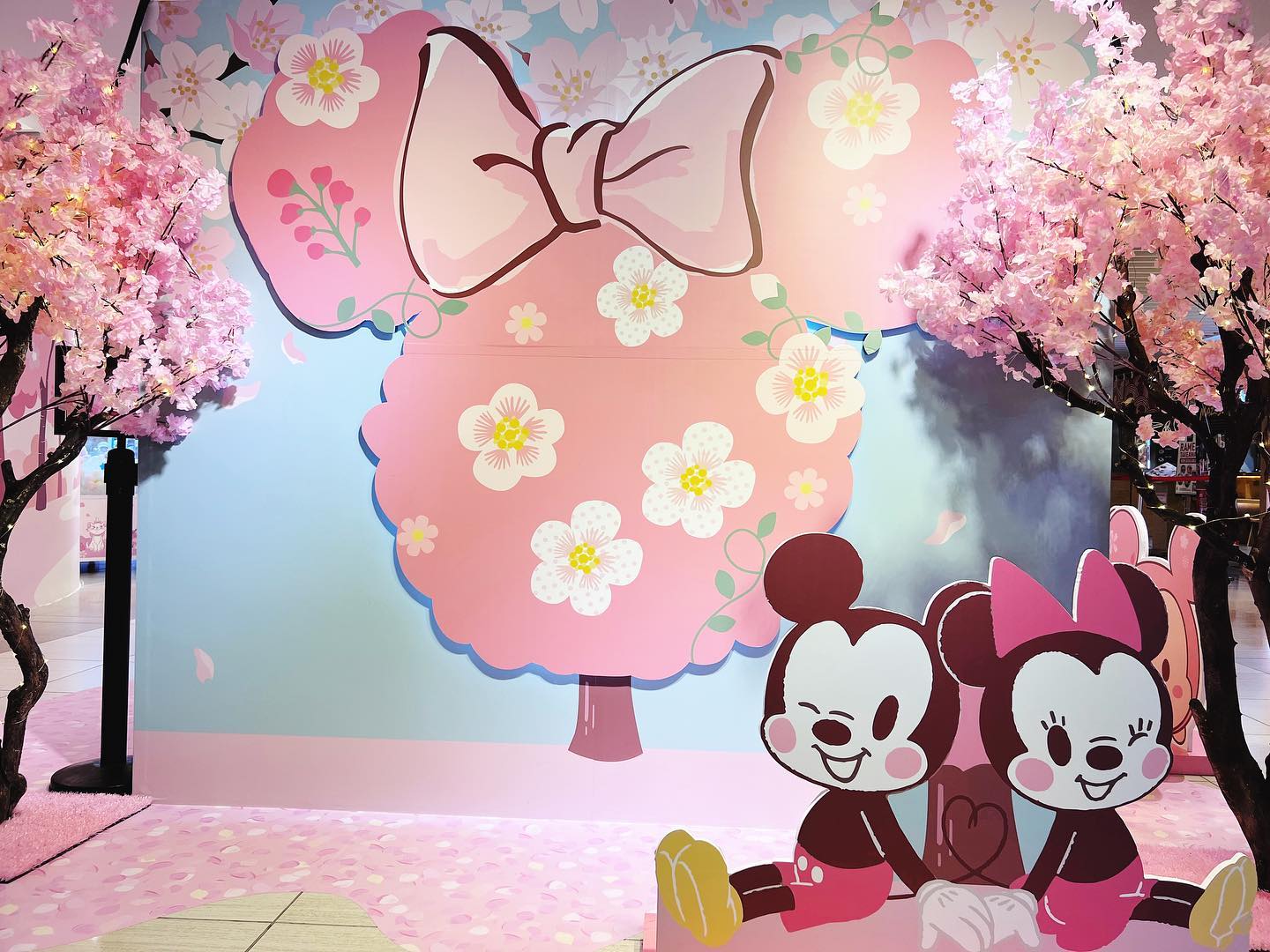 Sakura-Themed Disney Pop-Up