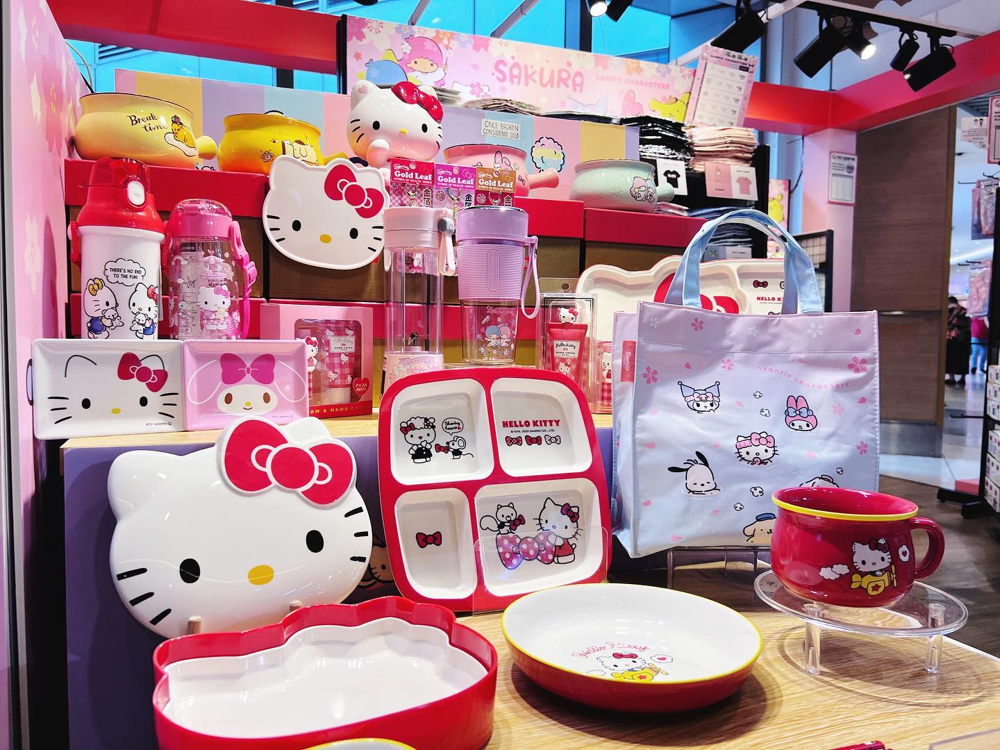 Sakura-Themed Disney Pop-Up