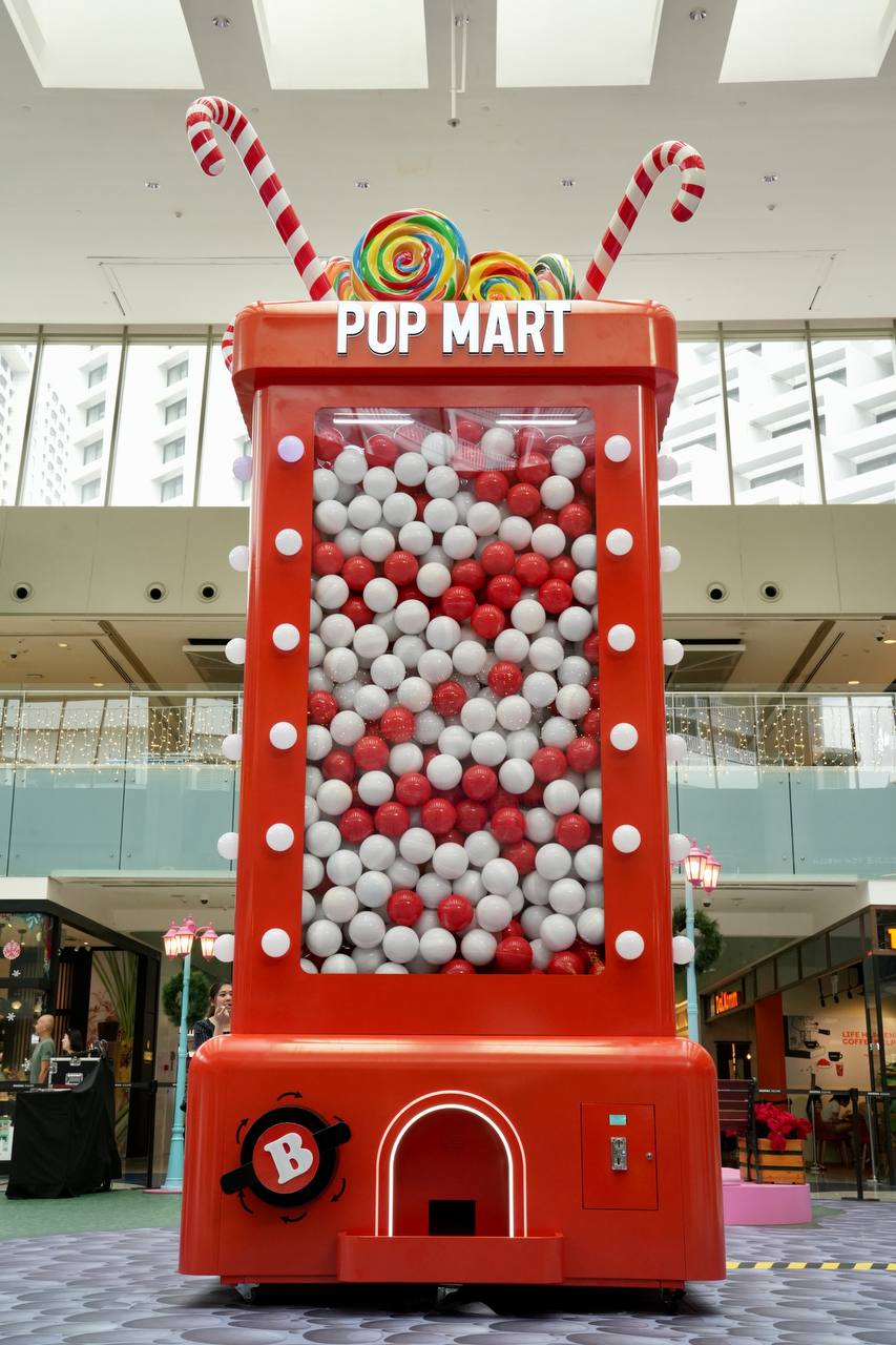 marina square pop mart event gashapon machine