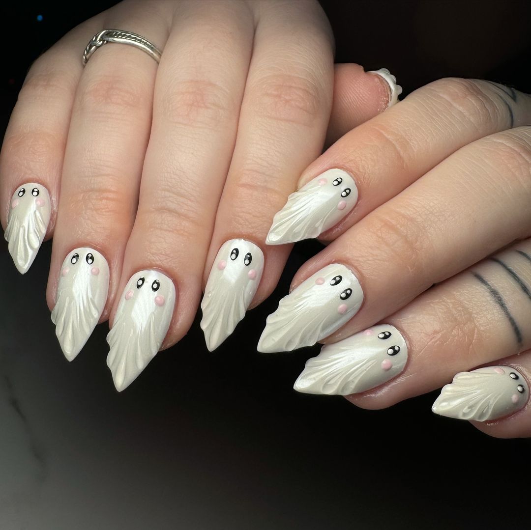 halloween ghost manicures