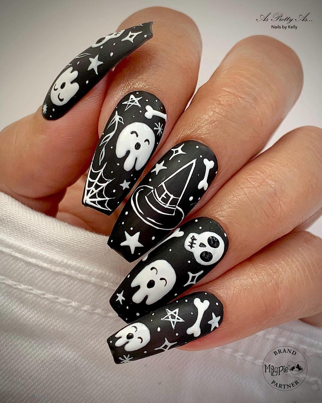 halloween nail art ideas - ghosts