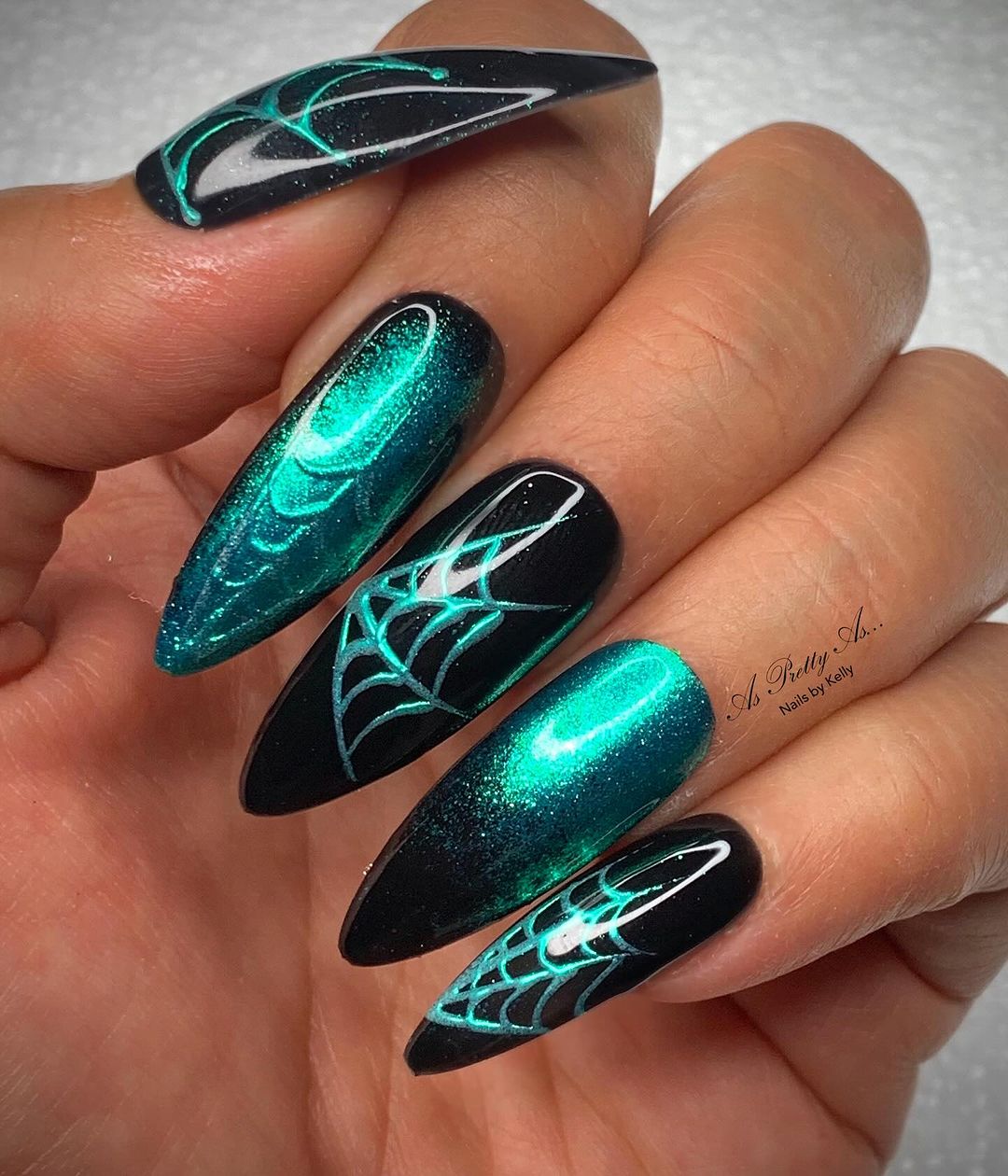 halloween spiderweb nails