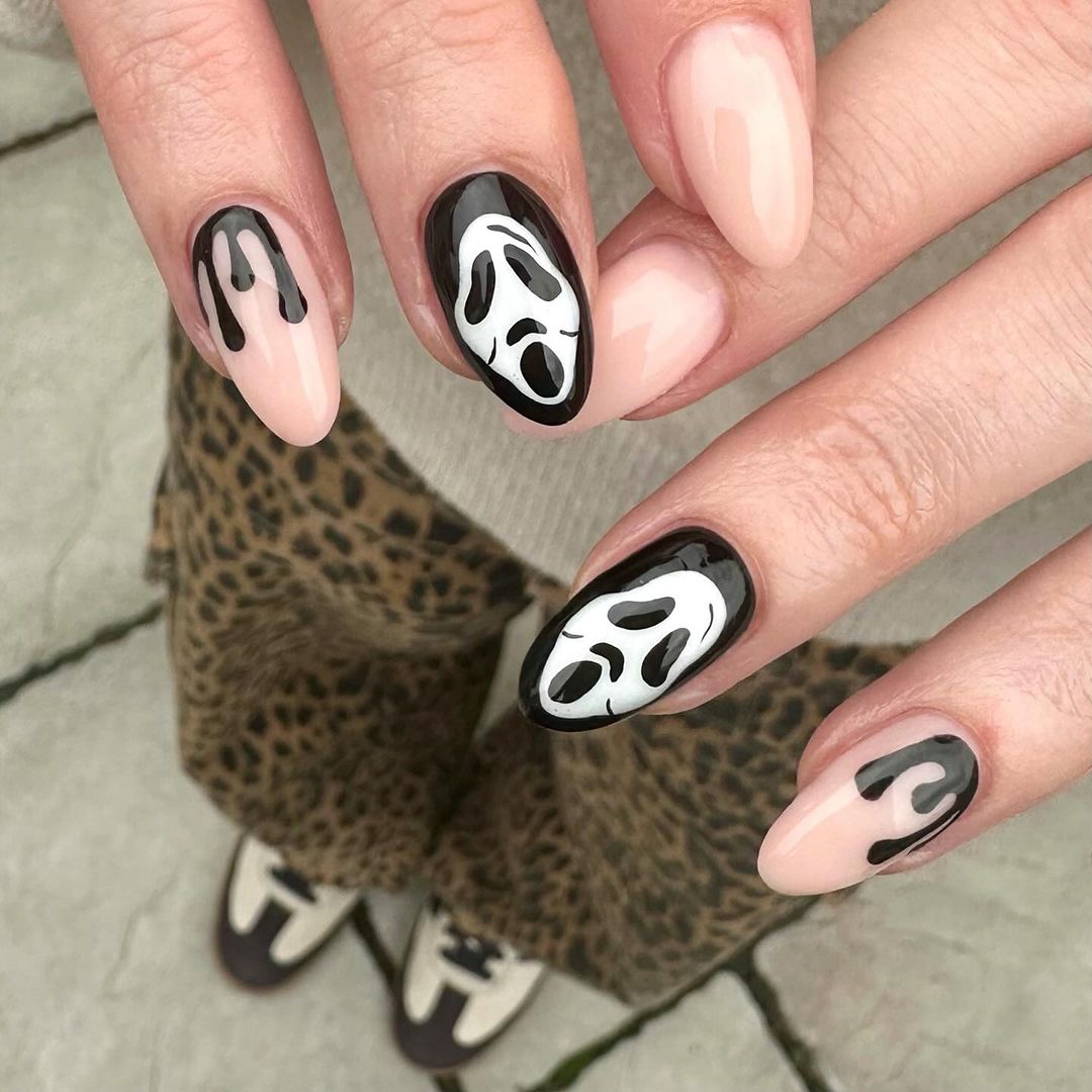 scream halloween manicure