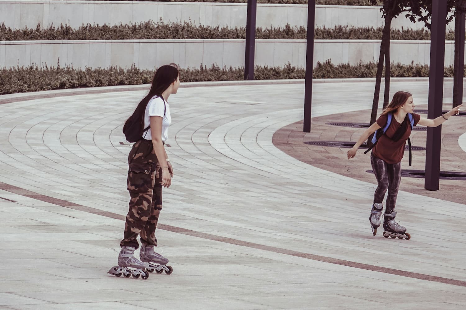 best date ideas singapore - rollerskating 